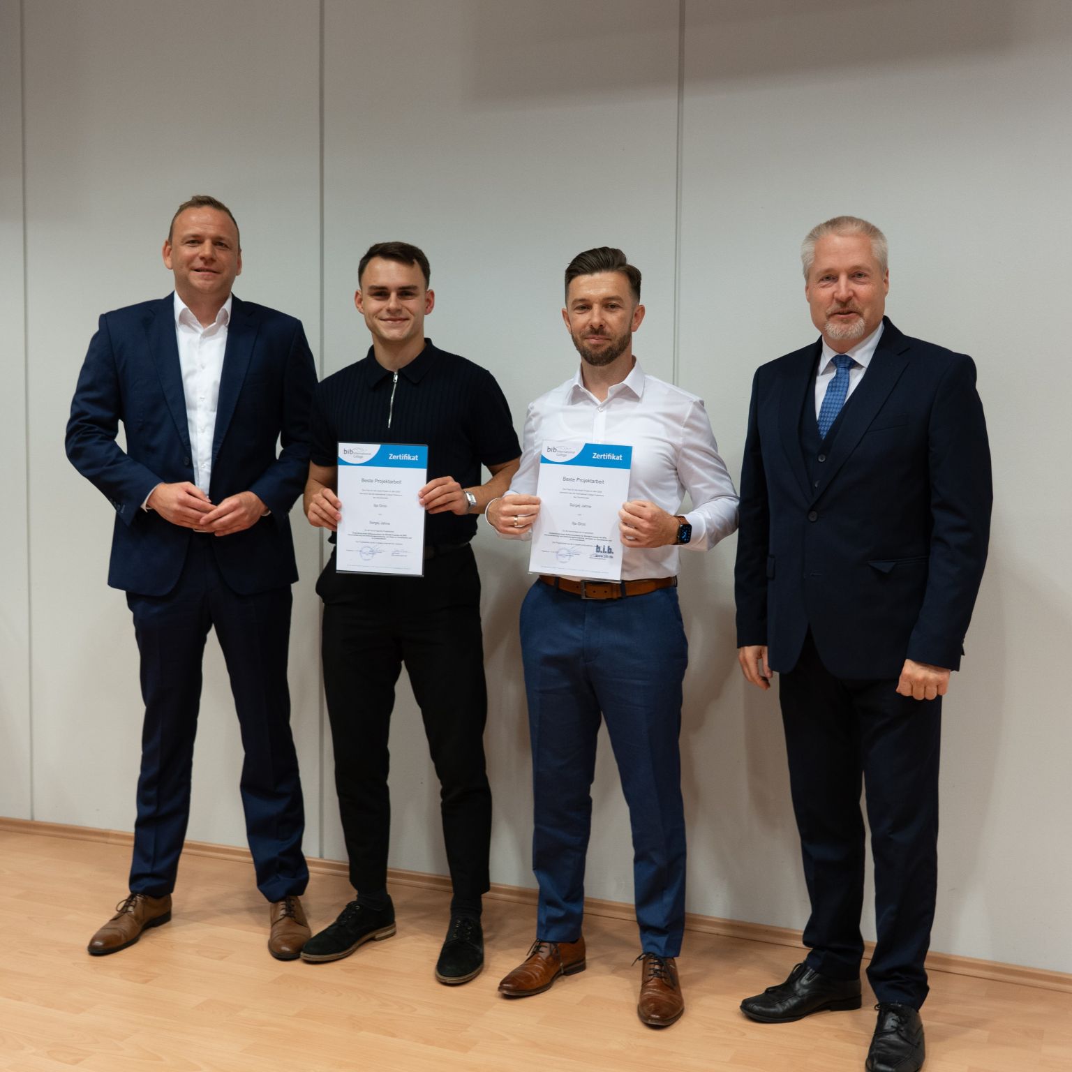 Gruppenfoto von der Absolventenfeier